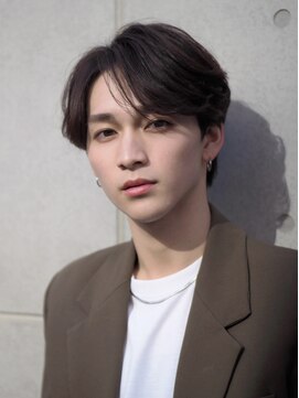 ローハ(Lowha) ソフトフェザーパーマ/センターパート/毛流れ