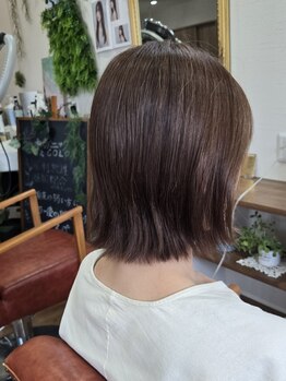 髪質やクセを活かし、カットをするから、仕上がりのモチが断然違う！時間が経っても納まりの良さ◎