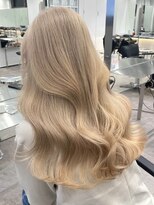 サンクマーケット 渋谷(cinq MARKET)&nbsp;渋谷ブリーチカラーハイトーンカラーミルクティーベージュ30代