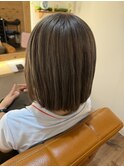 ハイトーングレージュ