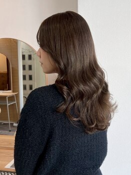 ムージー(moug)の写真/【袋町・本通】髪質に合わせたケアのご提案で毛先まで滑らかな指通り◇髪質改善で効果を感じなかった方も◎