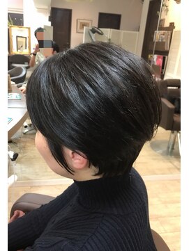 クロムヘアー(CHROME HAIR) 耳かけショート