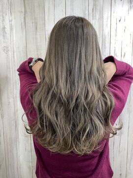 アンダーバーホワイト 南海難波店(_WHITE) 【＿white+】グレージュ×大人ロングスタイル