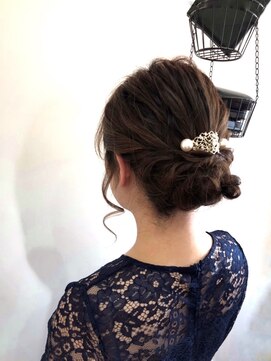 グロウ 丸の内(GLOW) 編み込みアレンジ