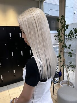 シーク 天神(SEEK) ホワイトブロンドヘアー