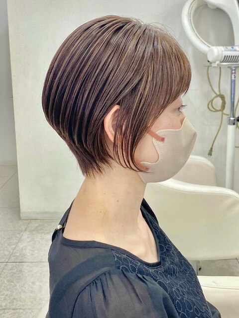 丸みショートヘアピンクベージュカラーミルクティーベージュ