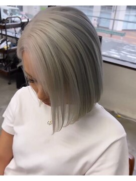 ヘア ラボ ニコ 藤沢店(hair Labo nico...) ホワイト