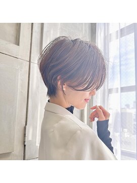 トッカ ヘアアンドトリートメント 難波店 小顔似合わせカット愛されクールショート20代/30代40代50代/難波
