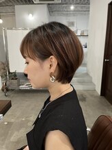 アオゾラヘアーヒカリノモリ(AOZORAHAIR hikarinomori) 前髪あり丸みショートボブ[コンパクトボブ/耳掛けスタイル]