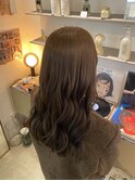 オリーブベージュ