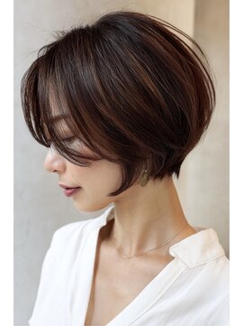 レリーノーブル 西宮北口(RelyNoble) 美シルエットショート×白髪ぼかしで柔らか透明感[西宮北口]