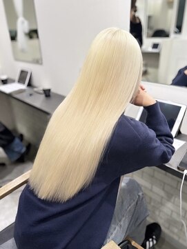 カラ ヘアーサロン(Kala Hair Salon) ホワイトブロンド