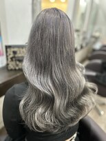 グランディールヘアデザイン(grandir hairdesign)&nbsp;ホワイトシルバー！-Yurika-