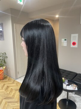 アンビス(1bis) 透明感を楽しむナチュラルブラック