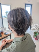 オーオ(OOO) パーマ風くせ毛スタイル
