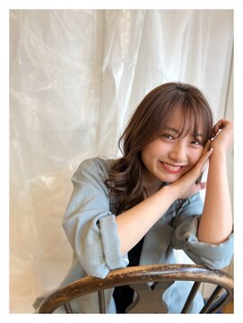 クシェル バイ リリア(kuschel by LILIA.) レイヤーミディアムカット