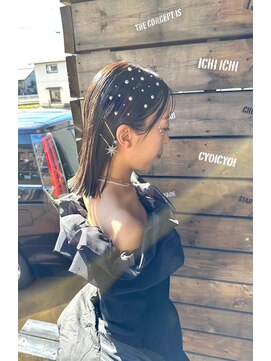 バース プレイス(BIRTH PLACE) アクセ映えパーティーヘア