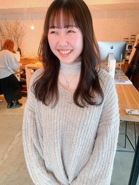 ドルセプラタ(Dulce plata) ナチュラルレイヤー小顔セミロング×透明感ベージュ艶カラー