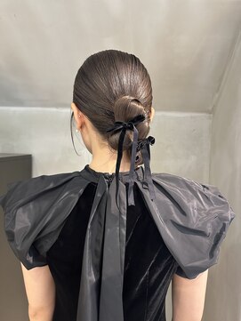 ニキータ(Nikiita) 〈タイトシニヨンアレンジ〉