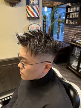 バレス 田町(BALES) スキンフェードアップバング