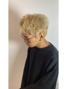 コーム(coom) ブロンドスパイキーショート