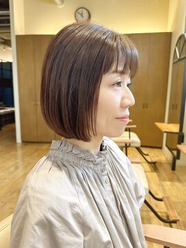 ヘアー ドレッサー パワードール(Hair Dresser) 40代、すっきり見えるミニボブ