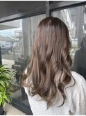 グレージュ切りっぱなしボブ前髪ありミニボブミルクティベージュ