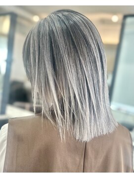 エリーツ(elyts) ホワイトバレイヤージュ【渋谷/渋谷駅】