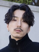 レタッチバイフィフス(RETOUCH by fifth)&nbsp;原宿ルーズパーマセンターパート波巻きシャドウパーマ眉毛