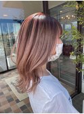 ピンクベージュバレイヤージュくびれミディ