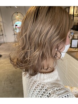 ジジ フルアヘッド(Gigi fullahead) ボブ×ミルクティーベージュ