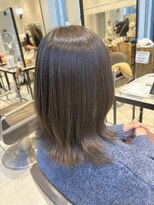 赤みを消したオリーブグレージュカラー　(銀座)