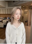 【赤津美奈】ベージュ　ダブルカラー　レイヤー　前髪なし