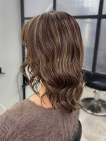 シーバイスリー 綱島(C×3)&nbsp;ミルクティーベージュ × お白髪ぼかしナチュラルハイライト