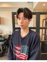 ディーエックス スリー(Dxxxx III) メンズセンターパート/ニュアンスパーマ/ナチュラルヘア