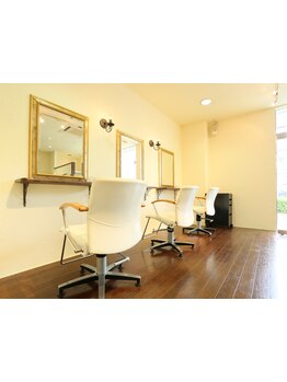 まるで自分のお家のように『ホッ』とできる居心地の良い癒し空間◎通い続けたくなるサロンです♪