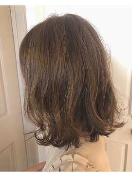ロンドアベニール 北千住(Lond avenir) namie ハイライトハイトーン切りっぱなしミディ