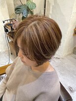 チリンバイロストシティー(Chillin by LOSTCITY)&nbsp;白髪ぼかしハイライト大人ショートボブ髪質改善キッズカット