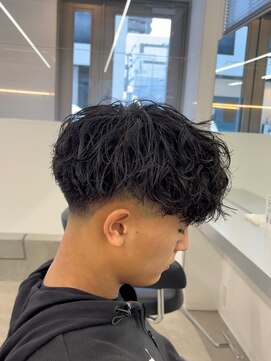 テンション(tension) メンズカットフェードカットシャドウパーマ札幌大通バスセンター