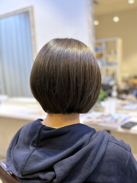 ソエル(soel) 丸みボブオリーブカラー