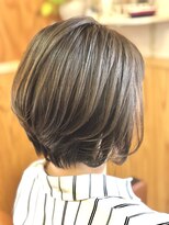 ララテラス(LaLa Terrace)&nbsp;ライトカーキグレージュ×大人かわいい前下がり大人ボブ