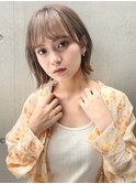 切りっぱなしボブ ベージュカラー ケアブリーチ エアリーミディ