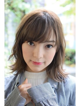 ミーケ(miike) 【miike】ベージュシアカラー無造作ミディウルフ