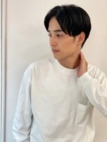 ハニーシブヤ(HONEY shibuya)&nbsp;スーツ短髪ツーブロック束感モテる黒髪シークレットパーマ流行