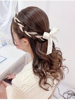 アマレット 東京駅八重洲店(amaretto)&nbsp;リボン編み込みのハーフアップ