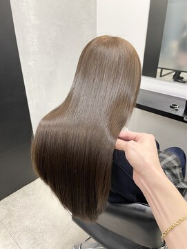 サロウィン 池袋(SALOWIN) ブリーチなしフォギーベージュ × 最高級トリートメント #103