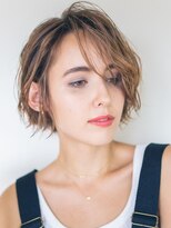ピズム(PISM)&nbsp;前髪なしショート/ブリーチオンカラー/斜めバング/イメチェン