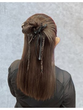 ヴィックス クリスタル(VIC’S crystal) オリーブベージュでちょこっとお出かけヘア