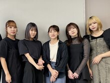 実はスタッフも様々な髪質がいます、、だからこそ出来る、寄り添ったお悩みの共感とあらゆる視点からの対応