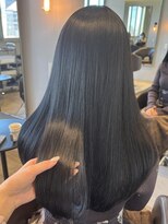 ケリーアン 太田(kelly.un)&nbsp;ブルーブラック / 寒色カラー / 暗色カラー / 艶カラー